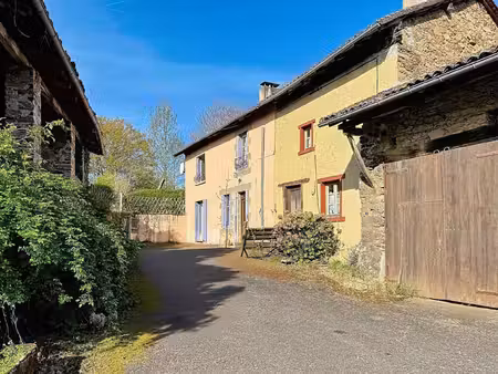 ensemble en pierre   maison d’amis et grange incluses !