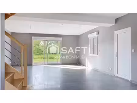 maison rénovée avec jardin  terrasse et garage