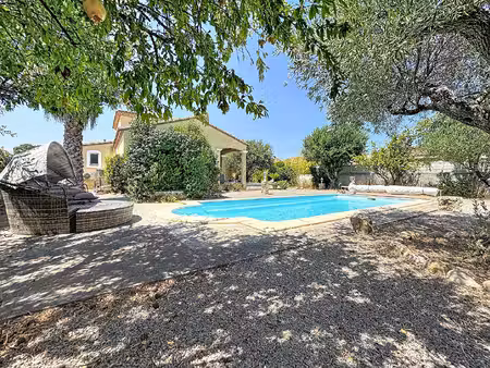 belle maison familiale 6 pièce(s) 138.23 m2 avec piscine sur 805 m² ? secteur calme et rec