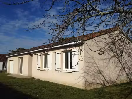 location maison 4 pièces 105m² montmorillon 86500