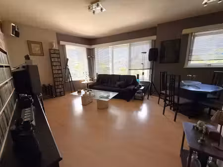 ruim drieslaapkamerappartement met terras op topligging!