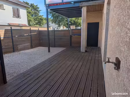bouthéon - t3 avec grande terrasse