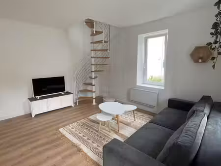 à louer – t2 meublé de 43 m² avec jardin et parking – bail étudiant uniquement du 01 sept 