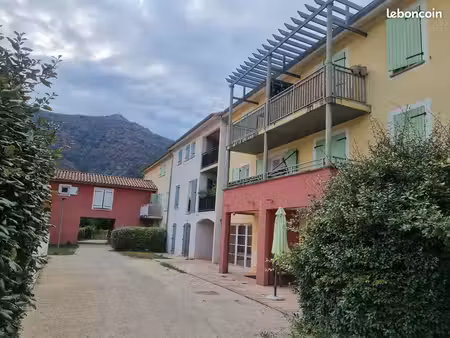 19 août au 1er septembre résidence 42 m2 piscine parking balcon