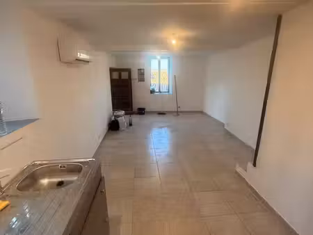 maison de village à louer – roujan