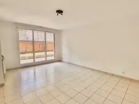 location appartement 4 pièces 87.37 m² à neuilly-sur-marne (93330)  1 647 €