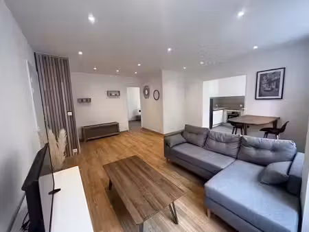 location meublée appartement 2 pièces 56 m² à amiens (80000)  750 €