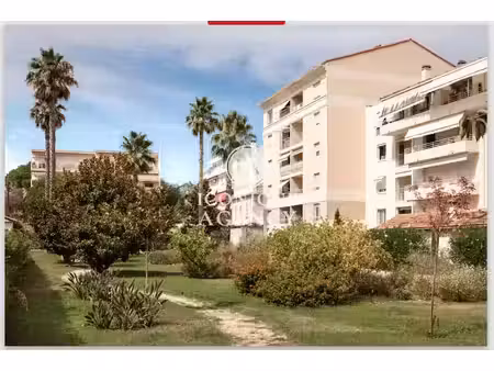 location meublée appartement 2 pièces 47 m² à cannes (06400)  1 545 €