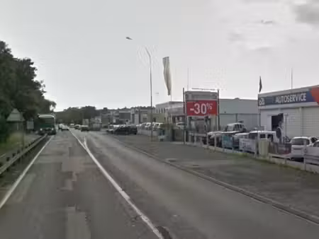 location local d'activités 653 m²