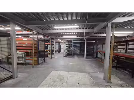 location local d’activités la farlede 83210 580m²