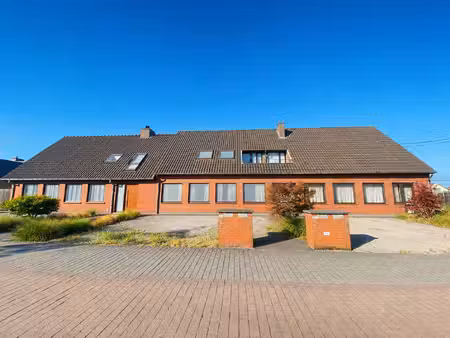 commercieel te koop in menen met 4 slaapkamers