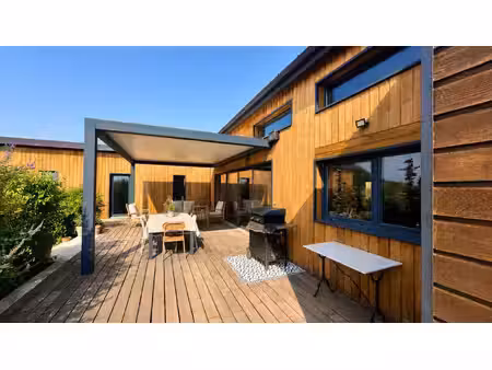 villa contemporaine t6 avec piscine à moins de 10 minutes de cahors