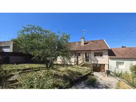 maison familiale lumineuse avec combles aménagés et grand terr