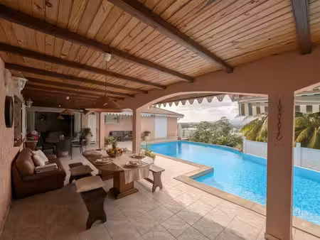 superbe villa avec vue panoramique et rentabilité locative ? ducos 6 pièce(s) 210 m2