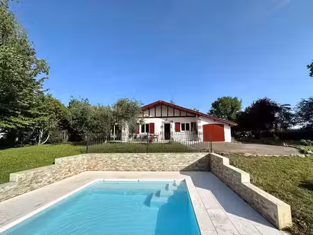 vente maison 4 pièces 130m2 saint-jean-pied-de-port 64220 - 500000 € - surface privée