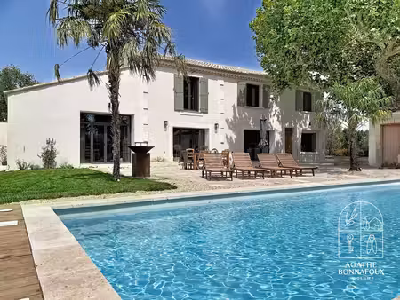 mas provençal d’exception entièrement rénové 1 ha de terrain  piscine & dépendance