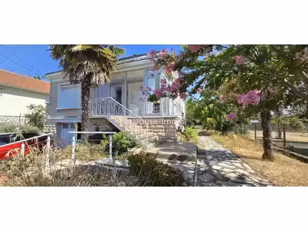 châtellerault - maison en pierre de 88 m² avec grand jardin clos et garage