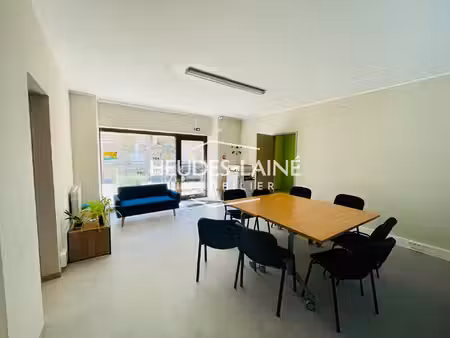a louer : local commercial avranches 171 m2