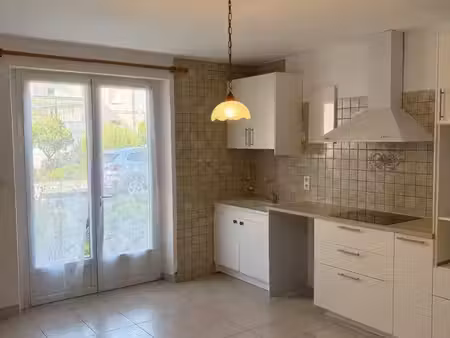 appartement de type 2 en rez-de-chaussée à violès