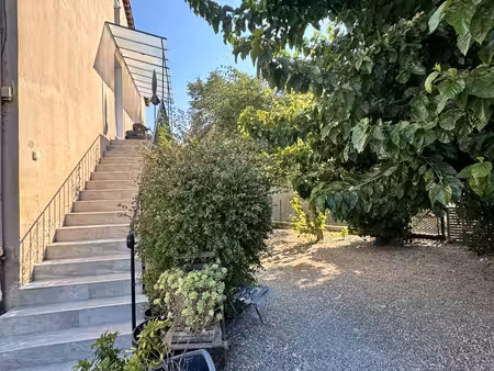 appartement 4 pièces rénové avec balcon  parking et cave les arcs sur argens