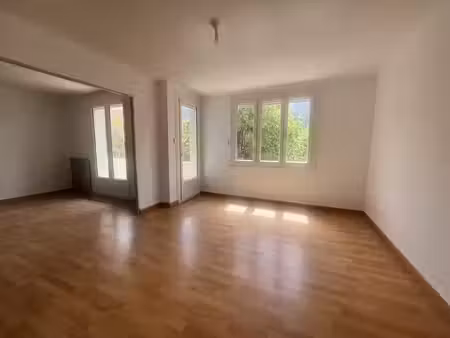 location appartement 4 pièces 63m2 amélie-les-bains-palalda 66110 - 657 € - surface privée