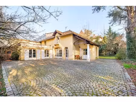 maison - 171m ²