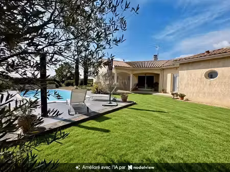 villa  piscine  vue pyrénées