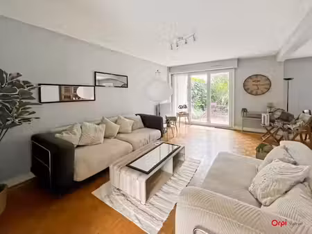location meublée maison 5 pièces 118.19 m² à beaugency (45190)  1 060 €