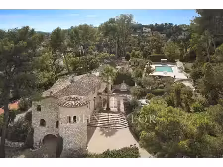 propriété d'exception avec des vues panoramiques collines et mer