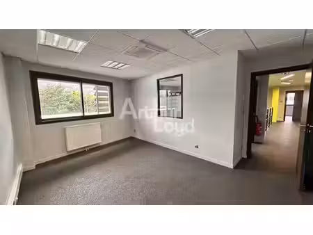 location bureaux 200 m²