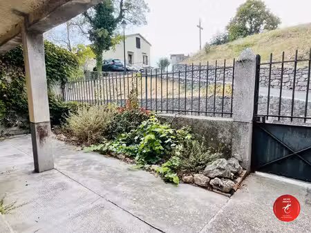 maison de village avec garage et cour