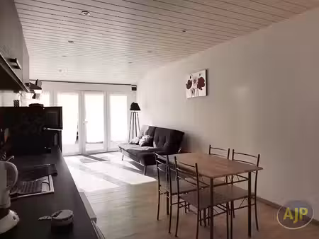 location meublée appartement 2 pièces 42.52 m² à clam (17500)  480 €