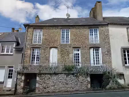 vente maison 7 pièces 200 m² courcité (53700)
