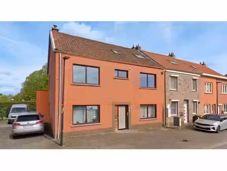 appartement rénové avec 2 chambres