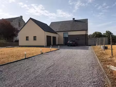 superbe villa 4 ch  2 garages  jardin et projet piscine