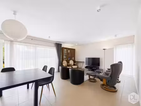 appartement 3 chambres avec garage et terrasse au 1er étage