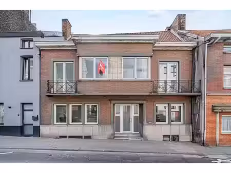 grande maison à moderniser avec jardin et garage