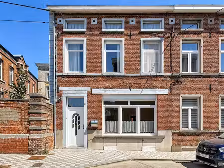 maison 3 chambres avec jardin au centre du village