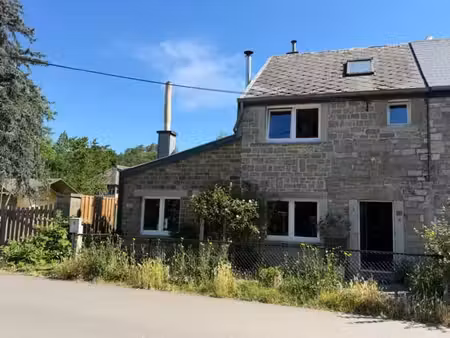 charmante maison de village de 2 chambres avec beau jardin