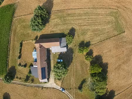 fermette + entrepôt 116m² sur terrain de 60 ares en campagne