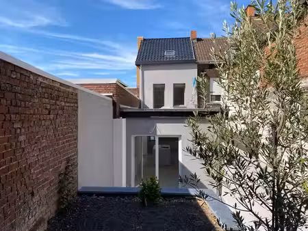 surprenante maison de ville totalement rénovée
