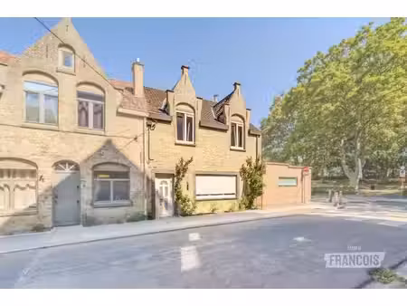 maison de ville pleine de caractère avec 3 chambres  à prox…