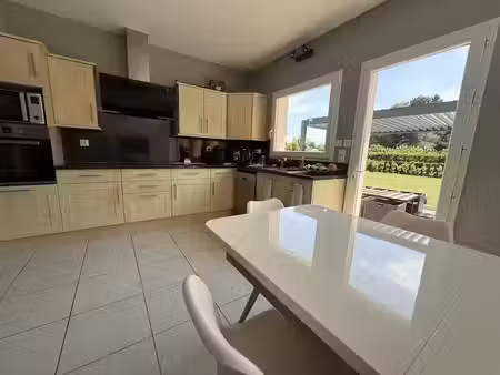 vente villa 6 pièces 143 m² à sains-en-amiénois (80680)  390 000 €