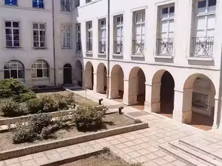 location meublée appartement 2 pièces 48.13 m² à nevers (58000)  645 €