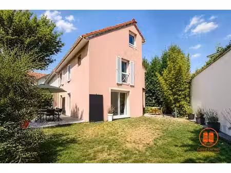maison de 171 m² + jardin 180 m² + piscine / (dpe : a et climatisation)