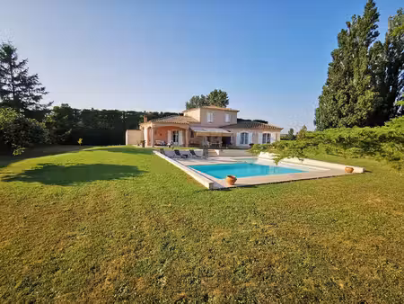 maison traditionnelle à vendre à pujaut