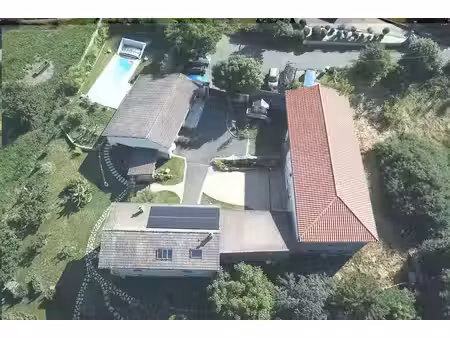vente ferme 176.85 m² à l'etrat (42580)  750 000 €