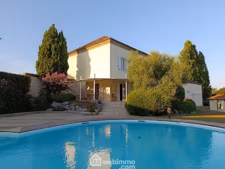 maison de luxe à vendre à labeyrie