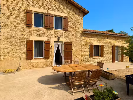 maison familiale 4 chambres avec atelier  carport et jardin
