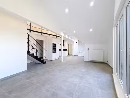 duplex  140m²  remis à neuf  3 ch  terrasse  garage  peb b!